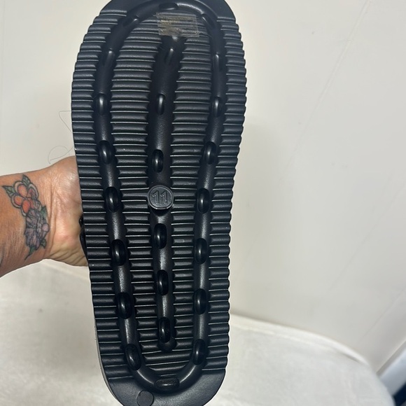 Wild Fable Black Minimalist Sandals New - Picture 2 of 8